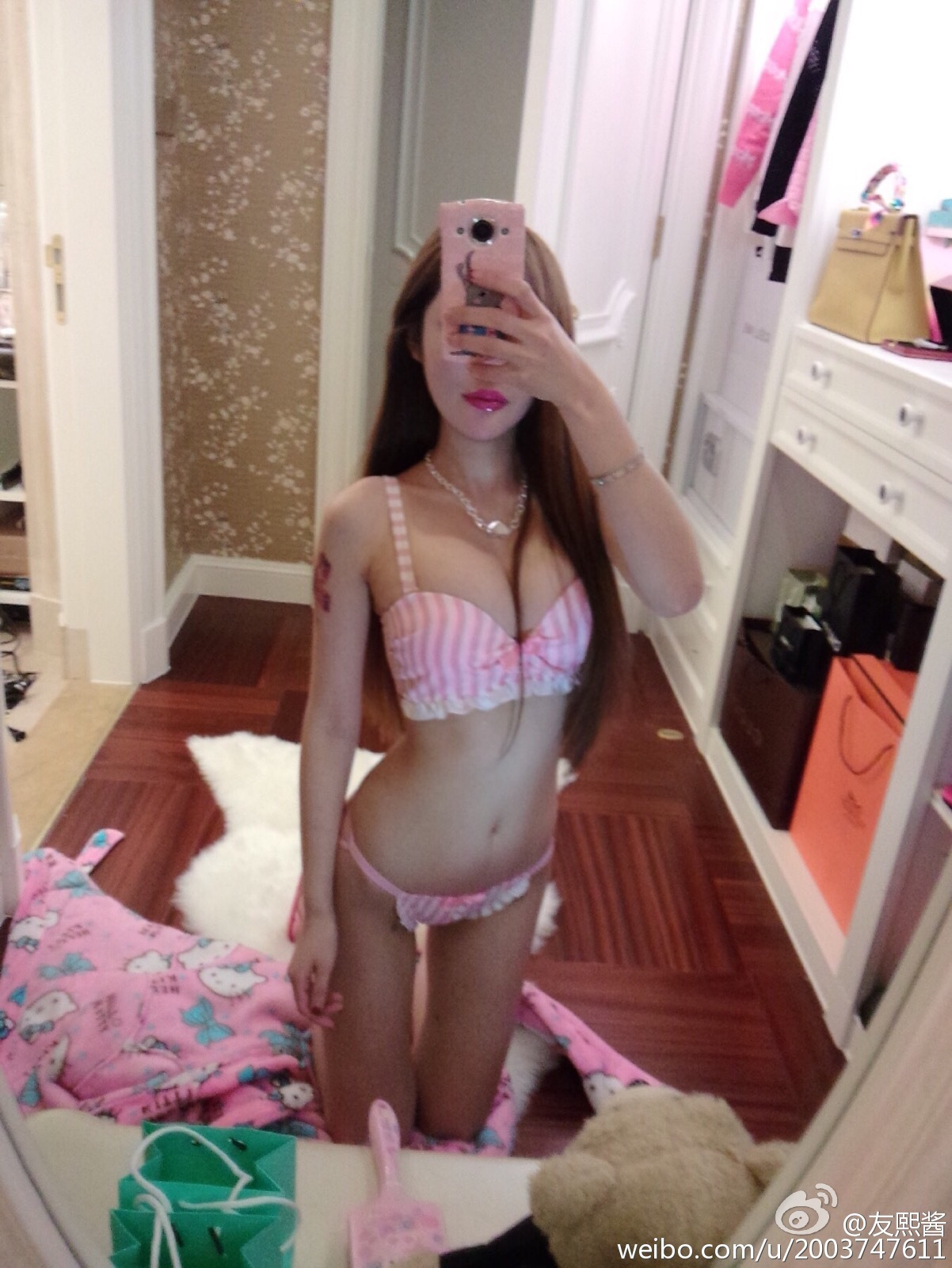 G罩美胸 火爆的辣子 友熙酱 微博自拍破解私密图片 2